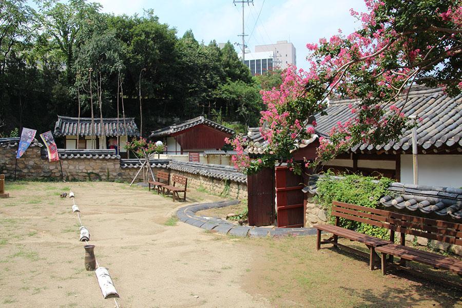 Former Guamseowon Hanok Guesthouse Daegu Zewnętrze zdjęcie