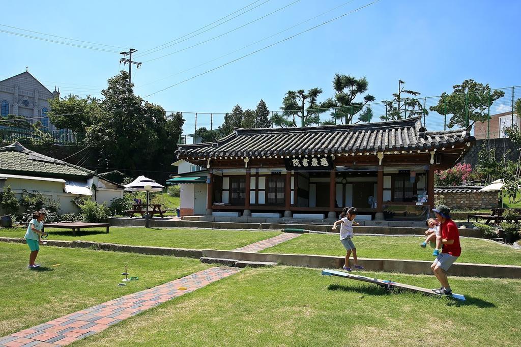 Former Guamseowon Hanok Guesthouse Daegu Zewnętrze zdjęcie